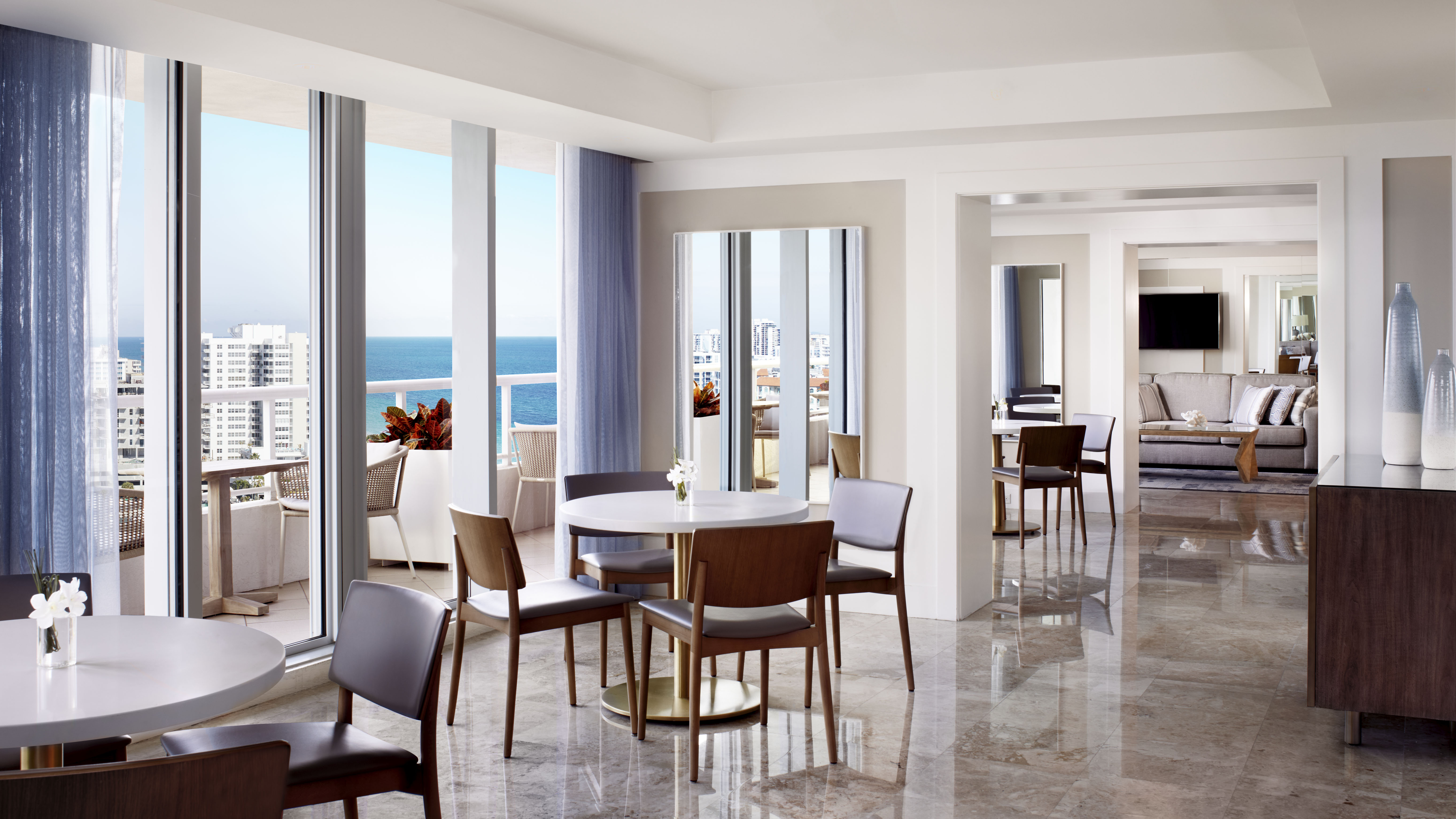 Club Lounge